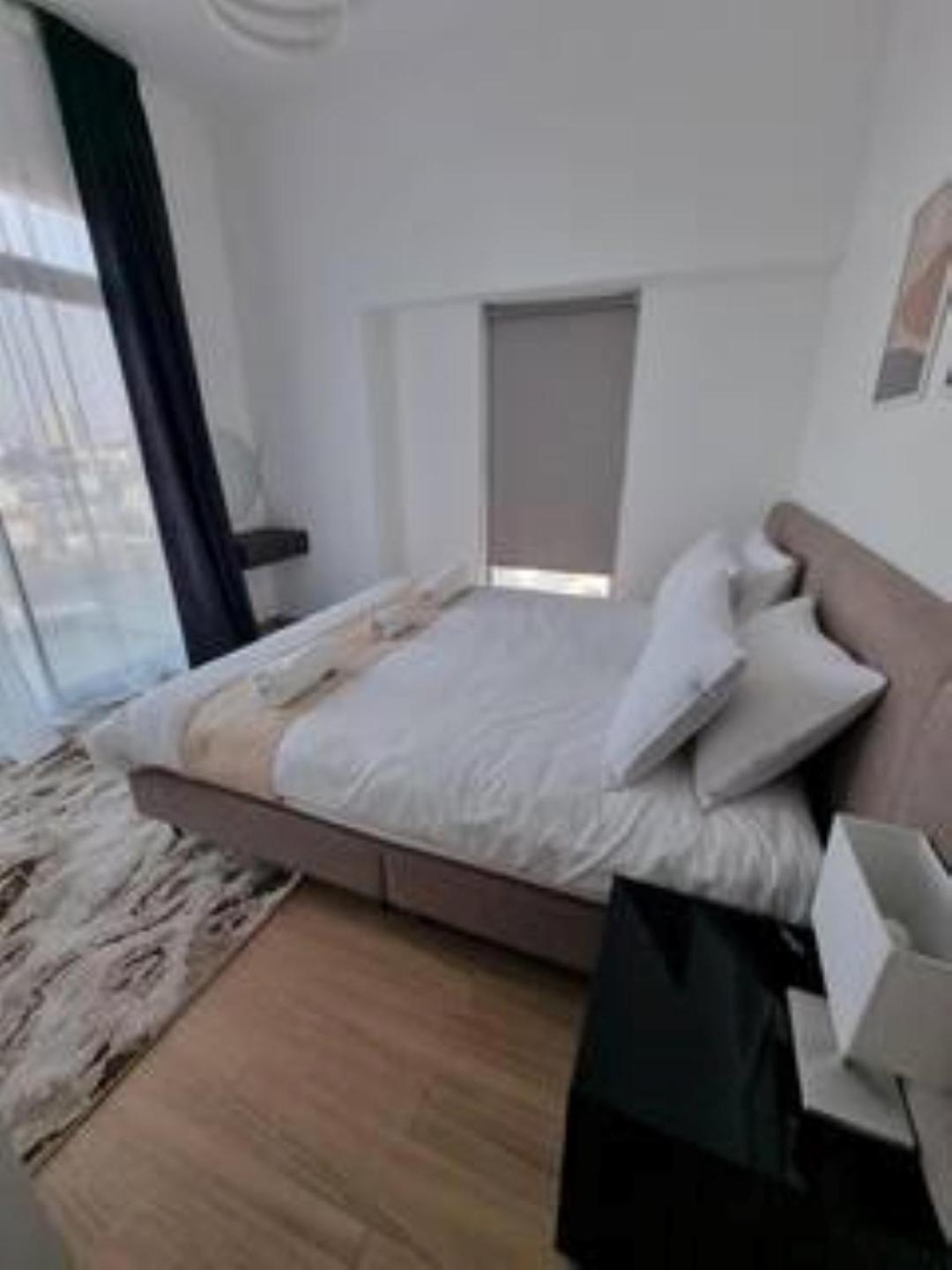 151 Jumeirah Gardens Apartment *